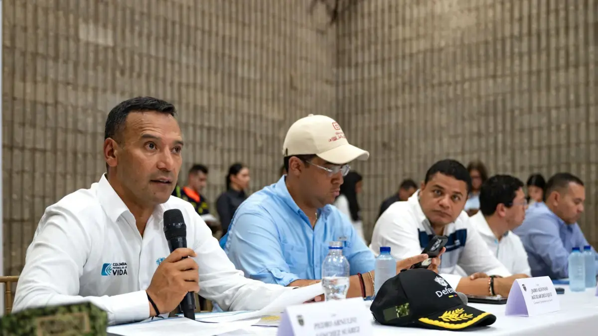 El gobierno ofrece hasta $ 500 millones debido a los líderes del clan del Golfo, ELN y grupos de defensa propia de la Sierra en La Guajira

 – Tinta clara