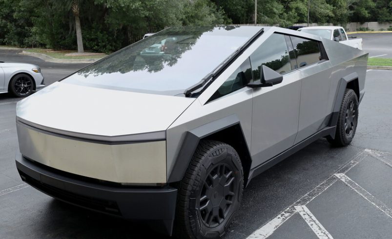 Dejó su Tesla Cybertruck enchufado y se fue de vacaciones. Dos semanas después, el vehículo ya no se encendió

 – Tinta clara