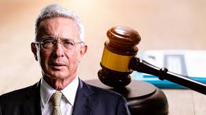 Colombia al borde de un precedente judicial histórico: Uribe recibe la condena por primera vez – 

 – Tinta clara