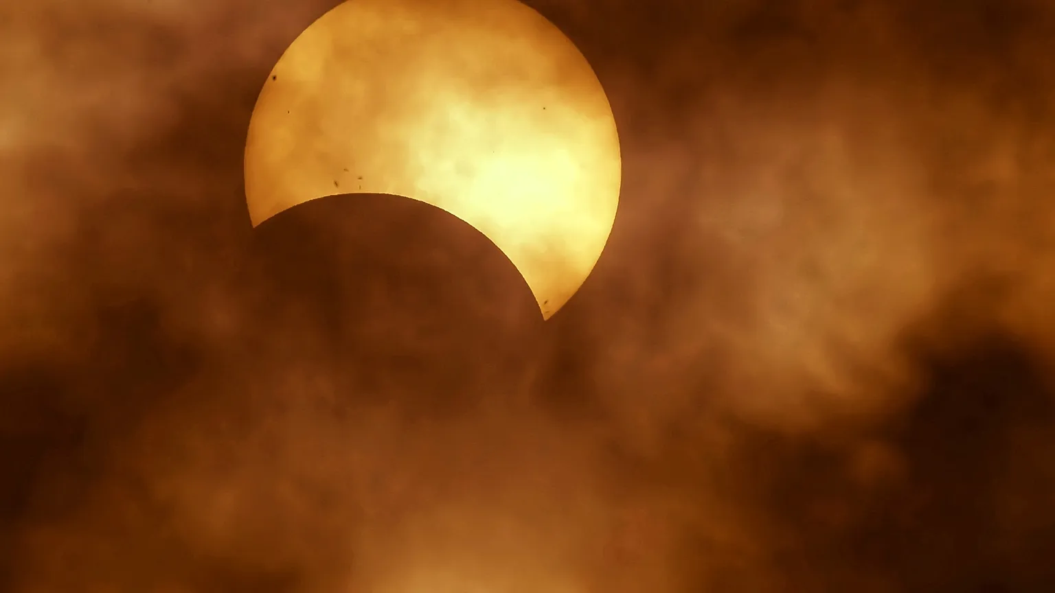 El eclipse solar parcial en el hemisferio sur será el último del año – 

 – Tinta clara