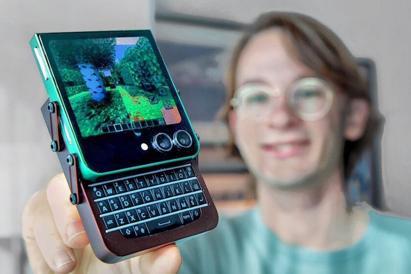 Un YouTuber harto de que los móviles estaban aburridos y su suyo fue construido. El resultado es gloriosamente absurdo

 – Tinta clara