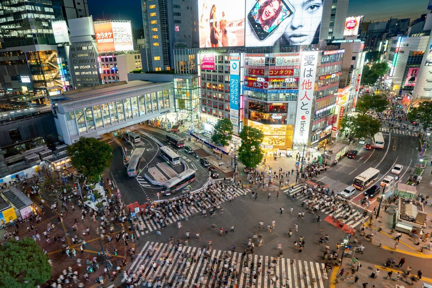 Su nombre es Run-Ri, vienen de China y están transformando la capital de Japón.

 – Tinta clara