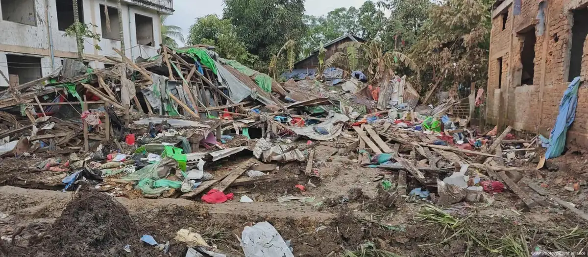 19 estudiantes muertos en el bombardeo de la escuela en Birmania – 

 – Tinta clara