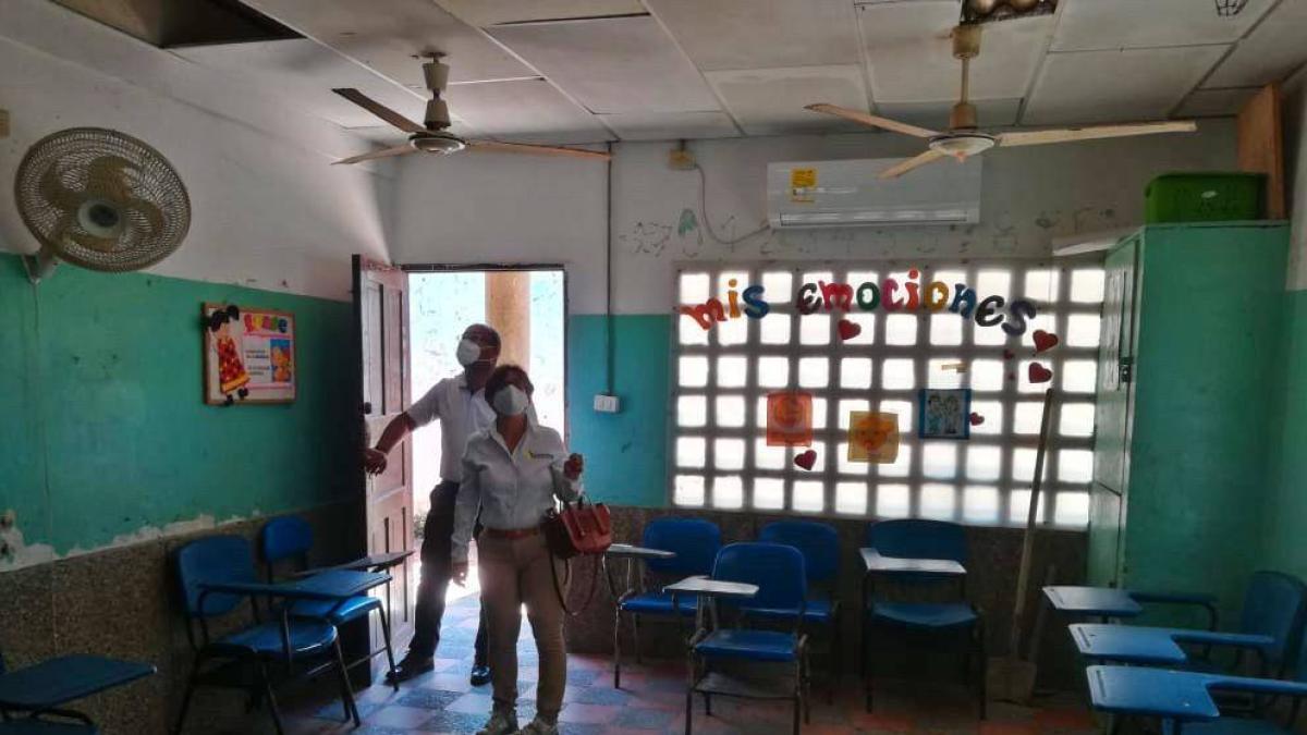 El juez niega la tutela a los trabajos en ocho escuelas y órdenes del distrito que los trabajos continúan

 – Tinta clara