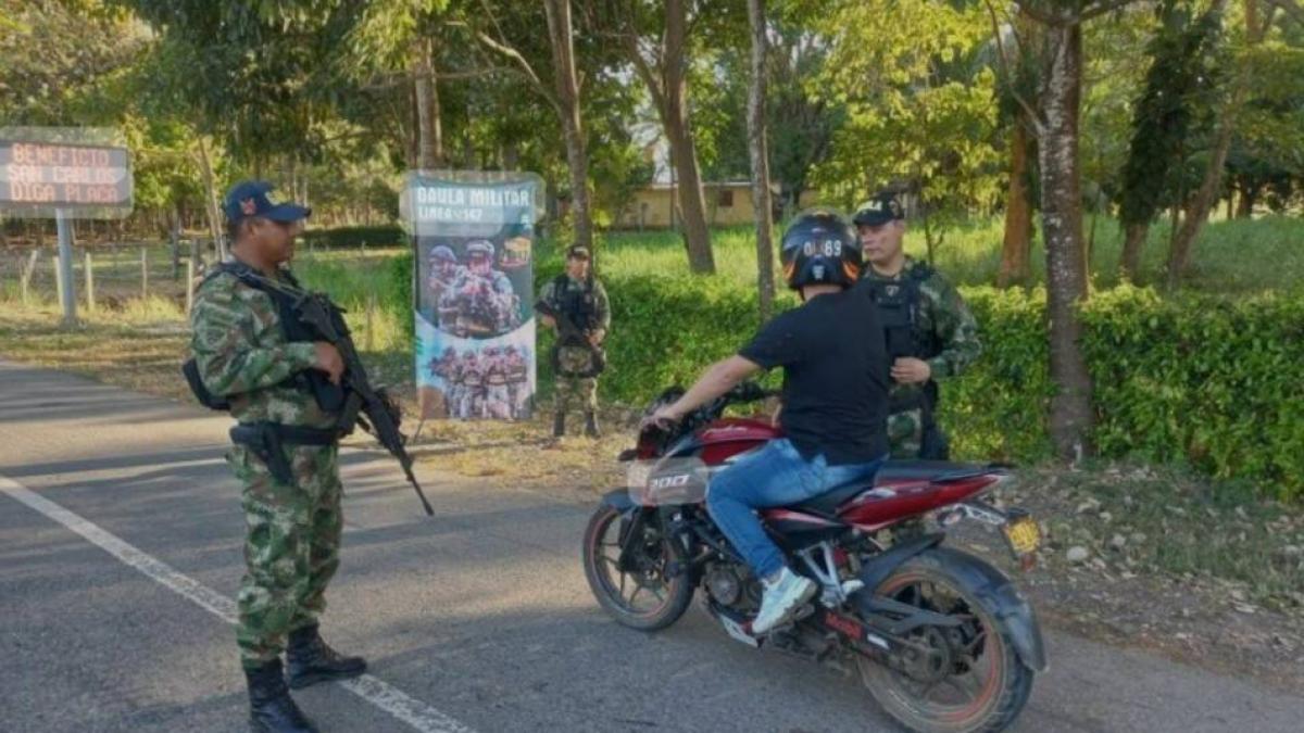 A través de Panfleto, los grupos criminales amenazan a los partidos políticos y a los líderes sociales con una «limpieza»

 – Tinta clara