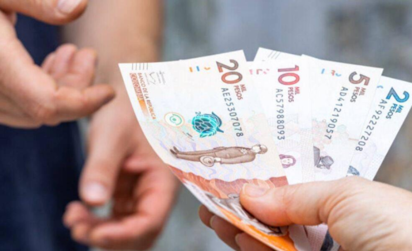 La controvertida decisión del Ministerio de Trabajo aumentará los ingresos del uso y obligará a los trabajadores de petróleo a pagar una tarifa de doble sindicato

 – Tinta clara