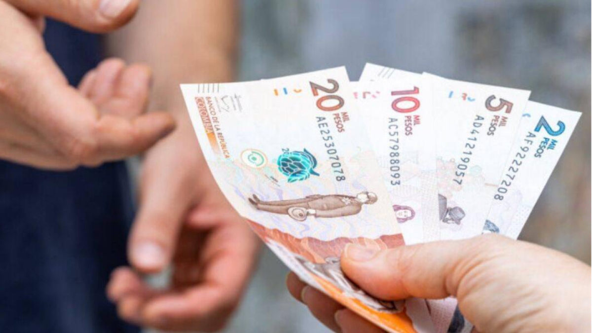La controvertida decisión del Ministerio de Trabajo aumentará los ingresos del uso y obligará a los trabajadores de petróleo a pagar una tarifa de doble sindicato

 – Tinta clara