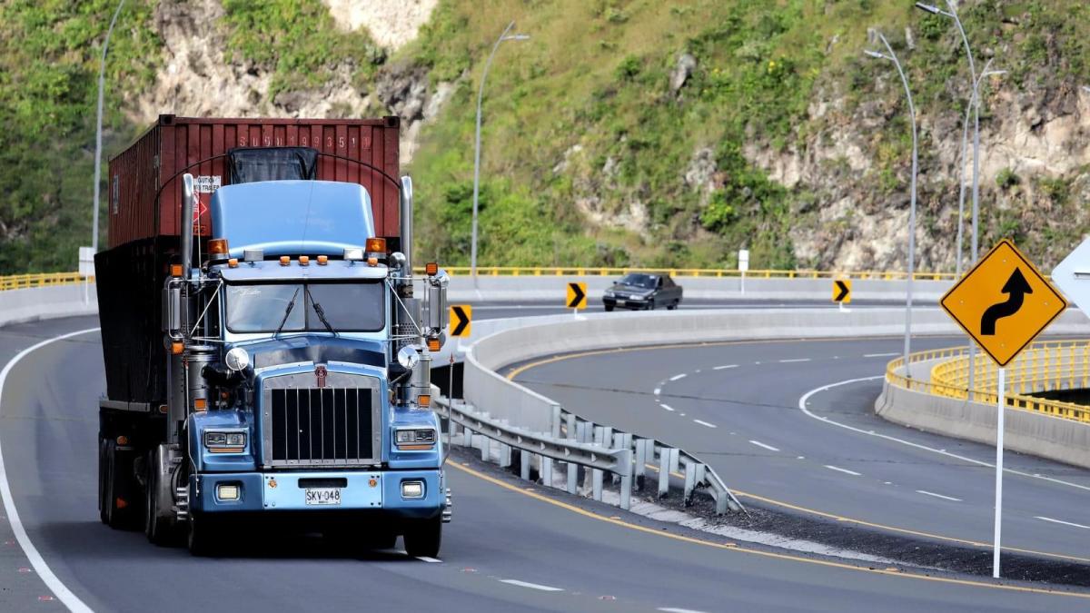 Críticas al transporte de carga a una nueva regulación que busca transformar el sector

 – Tinta clara