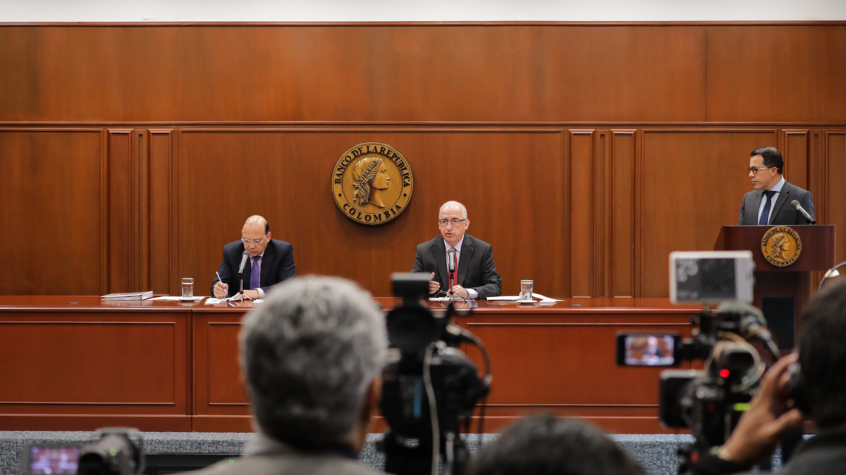 ¿Qué tendrá la República de la República su intervención de mercado, al menos hasta mediados del año siguiente?

 – Tinta clara