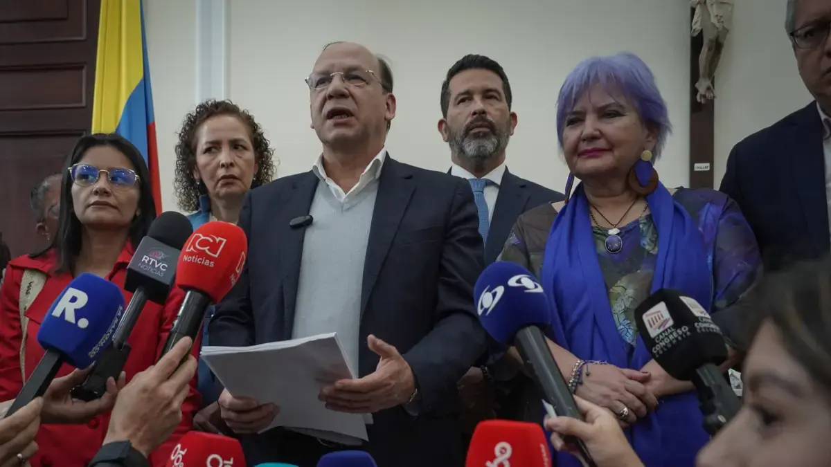 Impuestos que seguirían a aquellos que caen del proyecto

 – Tinta clara