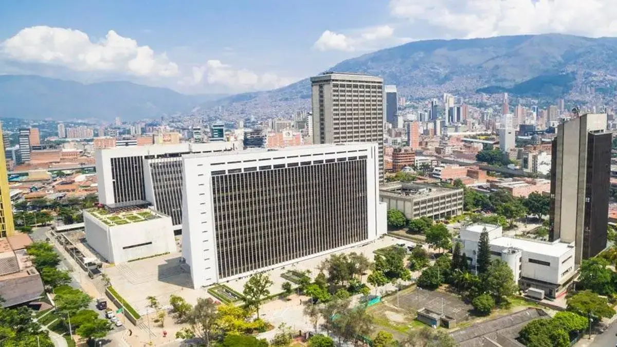 Abogado y ex -Male de la Oficina del Alcalde de Medellín fue atacado por un habitante de la calle en el centro de la ciudad; Esto es conocido

 – Tinta clara