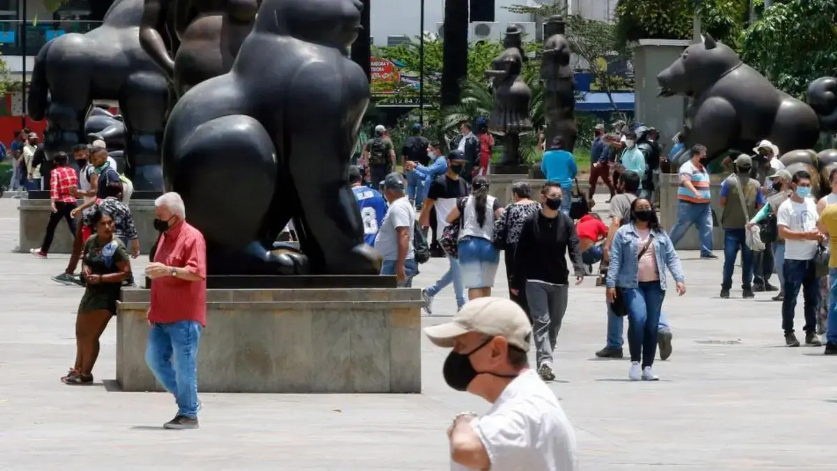 Esto afectará la reforma fiscal el bolsillo de las familias en Medellín

 – Tinta clara