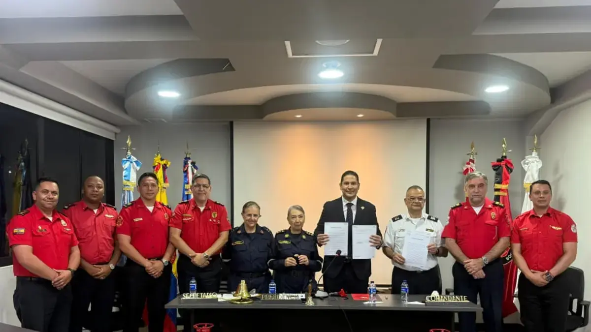 ¿Cuál es la Convención del Departamento de Bomberos de Cali con autoridades y miembros de las agencias de ayuda de Ecuador?

 – Tinta clara