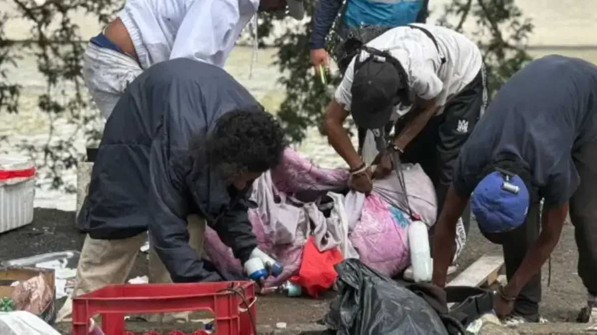 La oficina del alcalde de Medellín intervino 75 puntos críticos ocupados por habitantes de la calle: esta fue la operación

 – Tinta clara