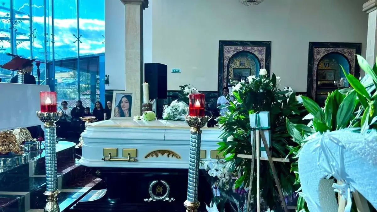 Su perro Benji acompañó el ataúd

 – Tinta clara