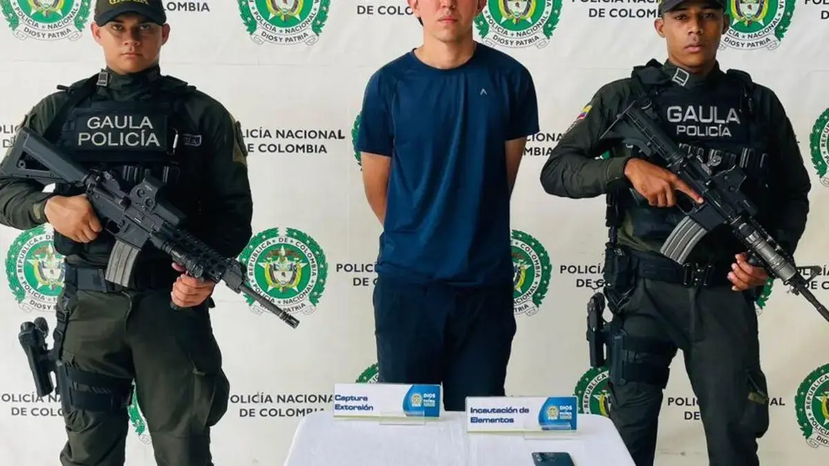 exigió 750 mil pesos a cambio de su liberación y «no ser asesinado»

 – Tinta clara