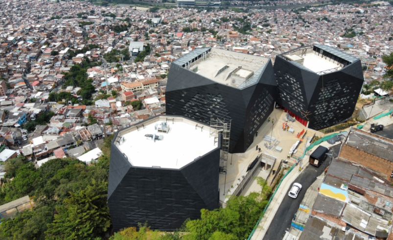 La biblioteca de España ha estado en obras durante casi 20 años y terminaría costando 6 veces m

 – Tinta clara
