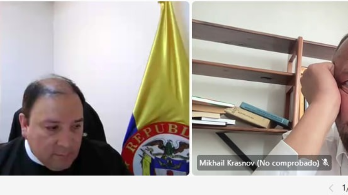 El presidente ruso tiene prohibido dejar a Colombia, según lo solicite la oficina del fiscal.

 – Tinta clara