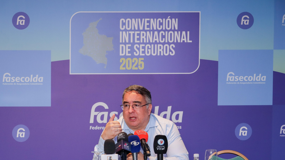 Fasecolda cierra en 2025. Año con advertencias para reformas fiscales y propuestas para fortalecer el sector

 – Tinta clara