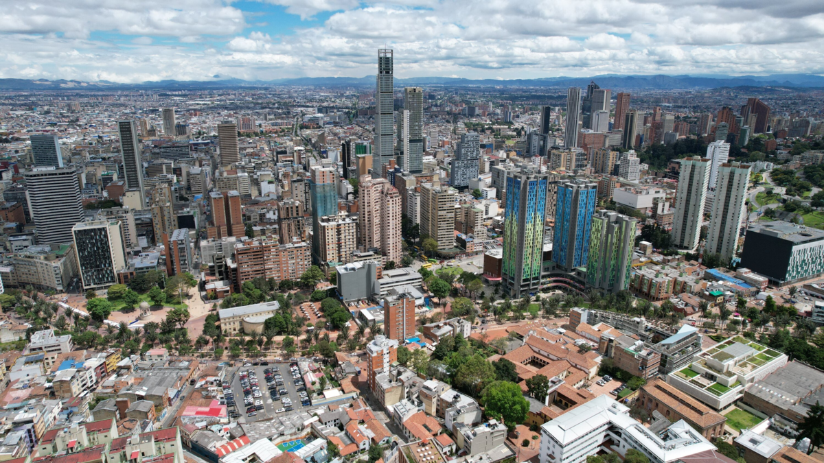 Colombia: ruta hacia 2050

 – Tinta clara