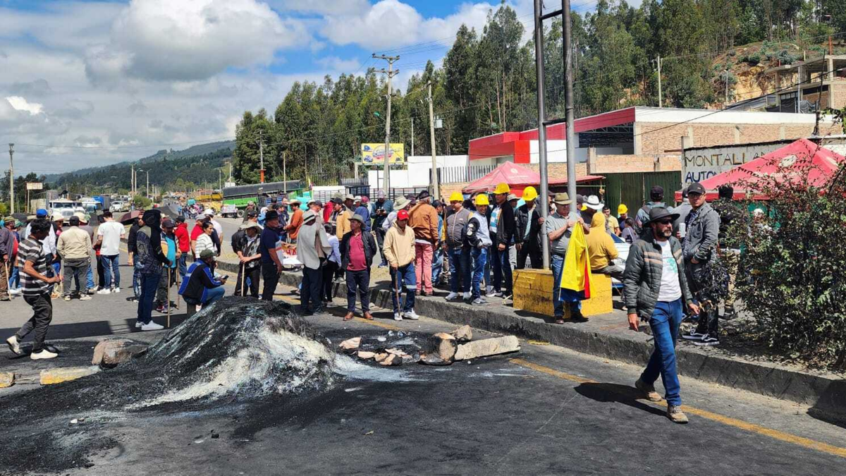 El gobierno y la comunidad de Carbonera acordaron los nuevos pagos y el término de compromisos

 – Tinta clara