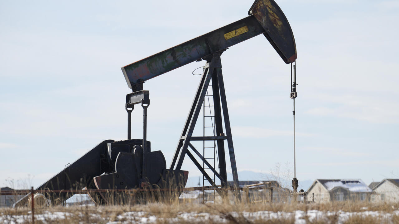 Los precios del petróleo aumentan a través de las tensiones en Europa y el Medio Oriente – 

 – Tinta clara