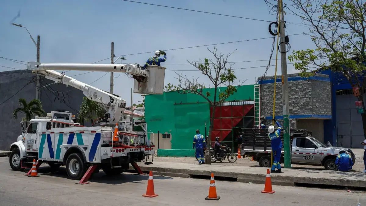 Cambios de redes eléctricas de 8:00 a.m. a 6:00 p.m.

 – Tinta clara