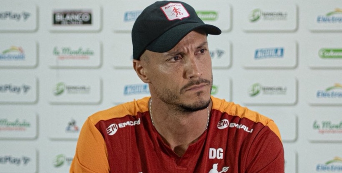 David González arrojó un dardo a Santa Fe: ¿Dudaba la décima?

 – Tinta clara