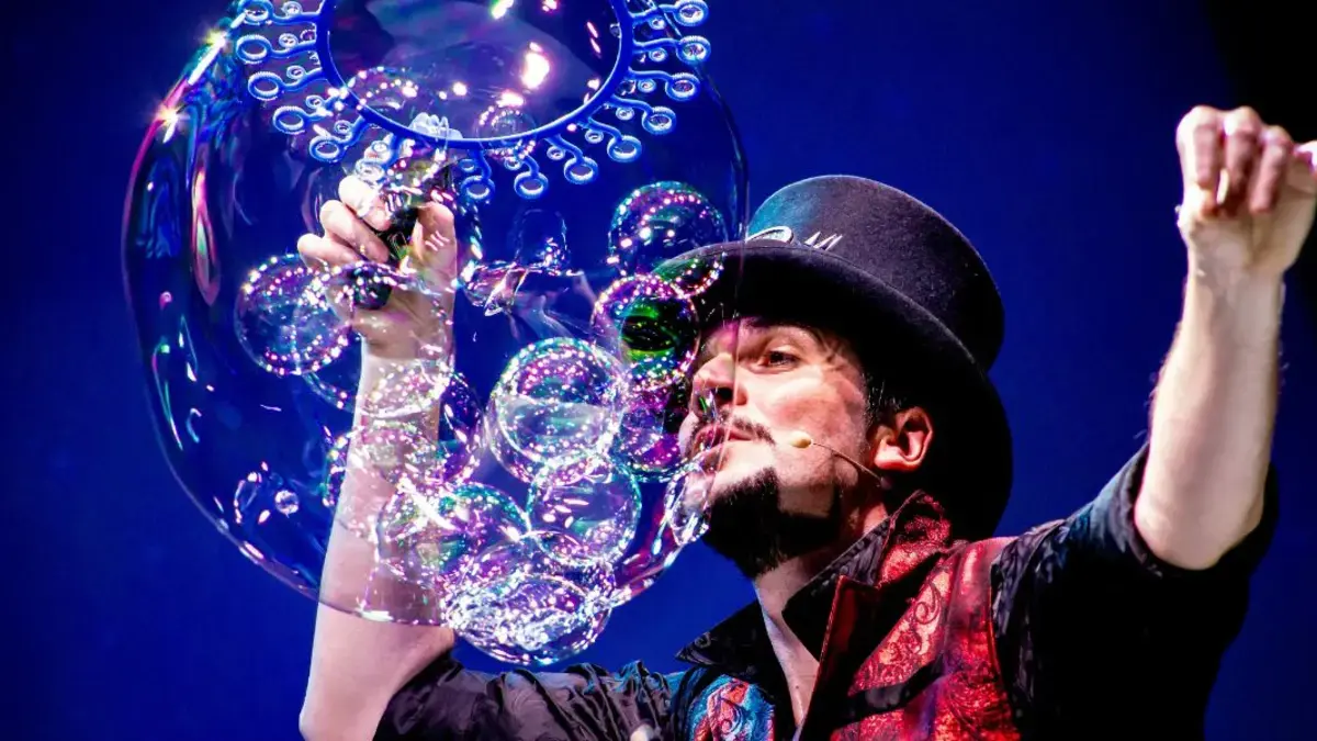 ‘Dreaming Bubbles’, la burbuja mágica muestra que llega a Bogotá y Medellín

 – Tinta clara