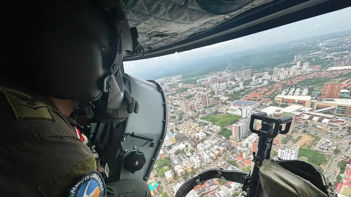 Helicopter apoya campañas contra el crimen en Barranquilla

 – Tinta clara