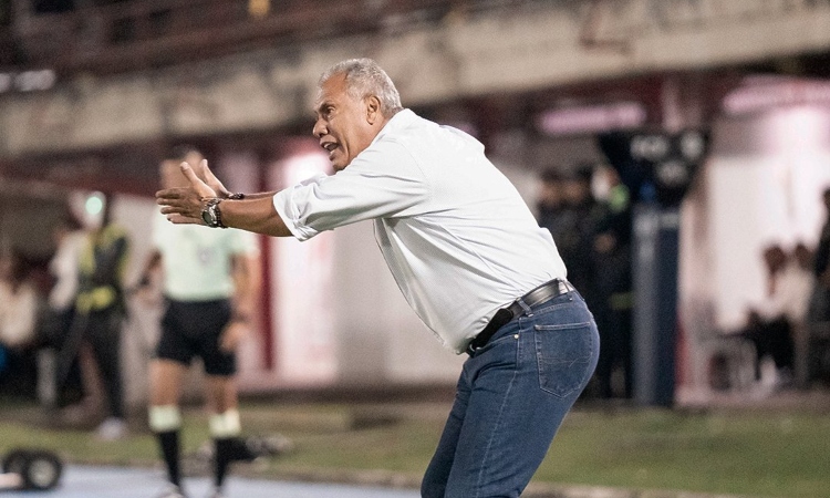 Hernán Torres insatisfecho con millonarios

 – Tinta clara
