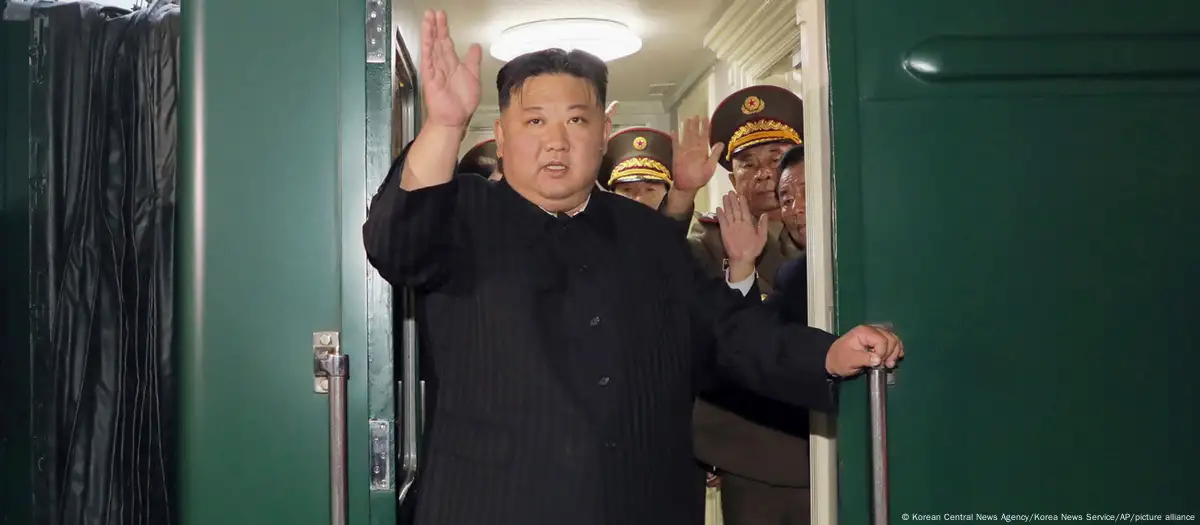 Kim Jong A cruza la frontera con China en su blindado: tren 

 – Tinta clara
