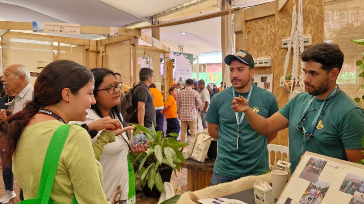 La Plazoleta de San Francisco, en el centro de Cali, una vez más se convertirá en el corazón verde de Colombia durante la Semana de la Biodiversidad

 – Tinta clara