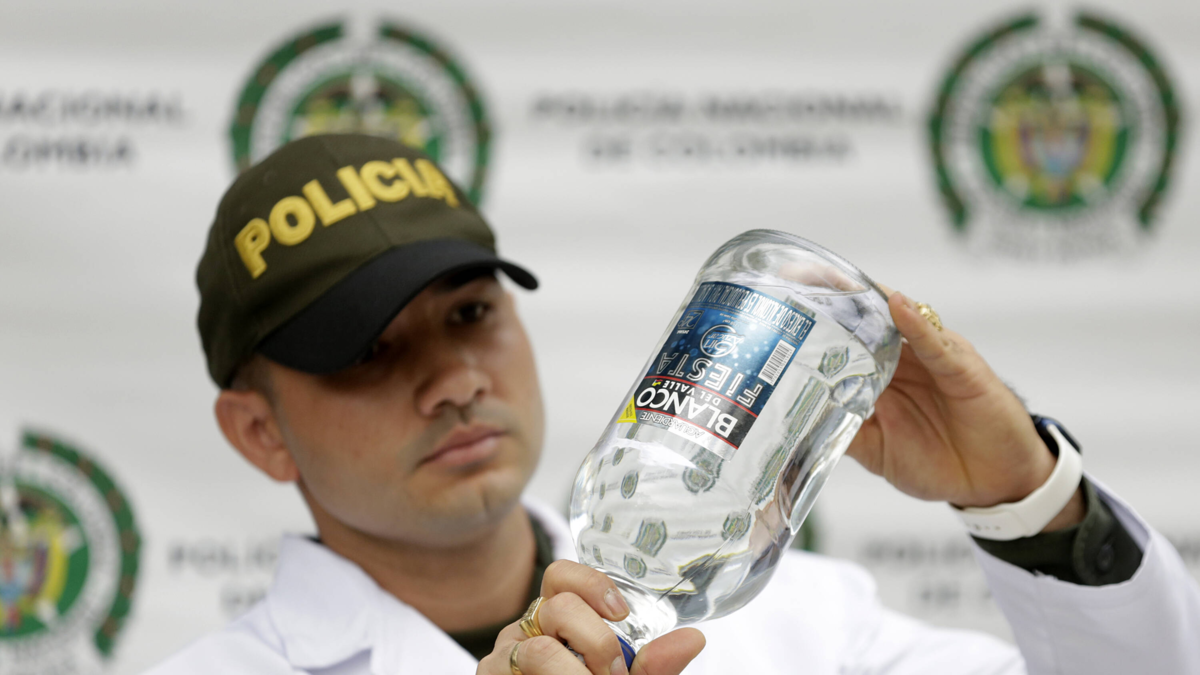 La oficina del fiscal investiga una intoxicación masiva por licor adulterado en el sector de El Boliche de Barranquilla que deja a seis muertos

 – Tinta clara