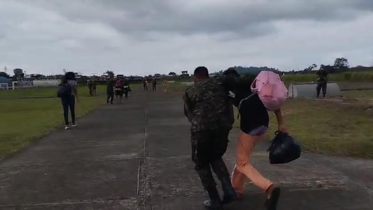 Los disidentes de FARC querían tomarlos

 – Tinta clara