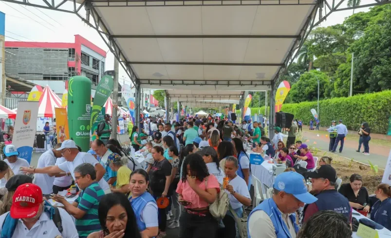Los empresarios afectados por el ataque con explosivos en el vecindario de la Base de Los Ángeles comenzaron a reactivarse con una feria de solidaridad

 – Tinta clara