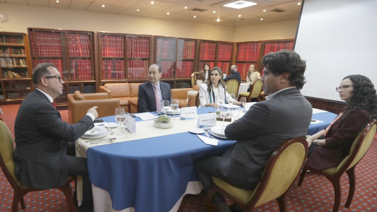 Los empresarios y el Congreso plantean propuestas para la seguridad energética del país

 – Tinta clara