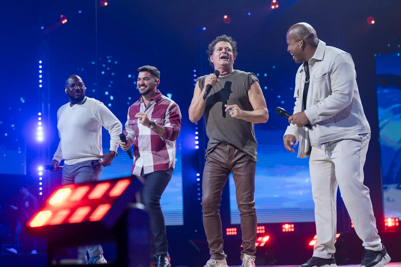 Carlos Vives y Grupo Nicho Dazzle en el 2025 – premios adicionales

 – Tinta clara
