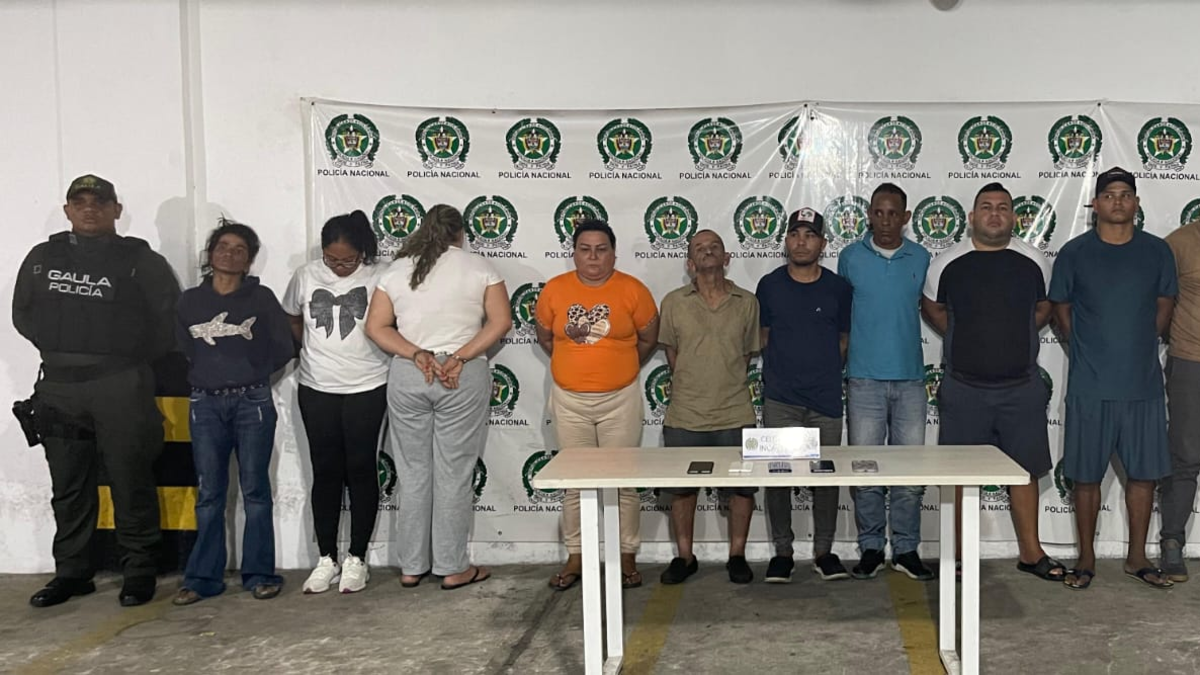 acusado de extorsión y concierto para cometer crímenes

 – Tinta clara