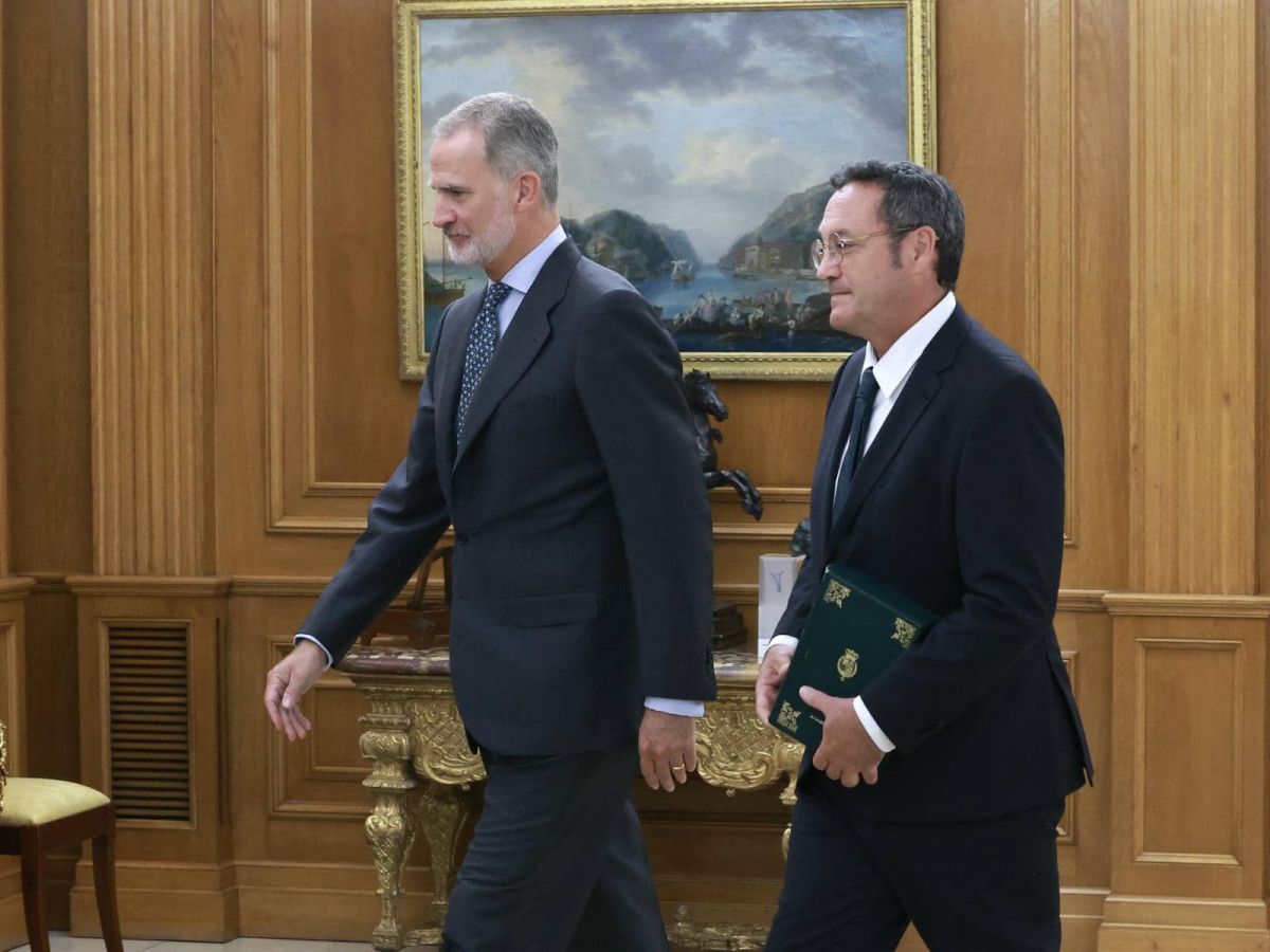 Choque institucional en España: el gobierno acusa a Feijóo de desconsiderar al rey por ausente de la apertura del año judicial – 

 – Tinta clara