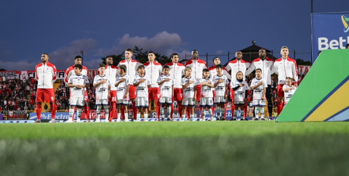 Para la partida de Bava de Santa Fe, dos jugadores están en riesgo

 – Tinta clara