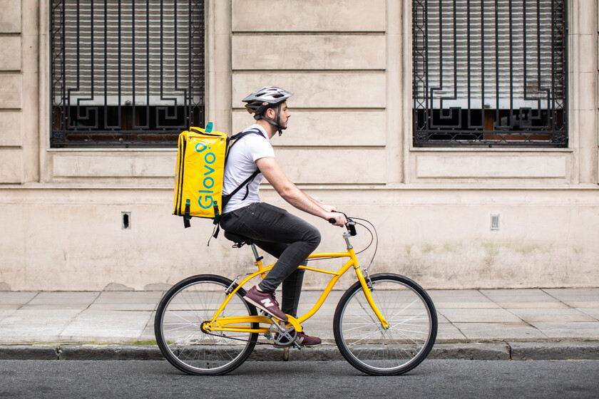La «Ley del Rider» aspiró a mejorar la entrega de España. En el sector hay quienes creen que ha servido lo contrario

 – Tinta clara