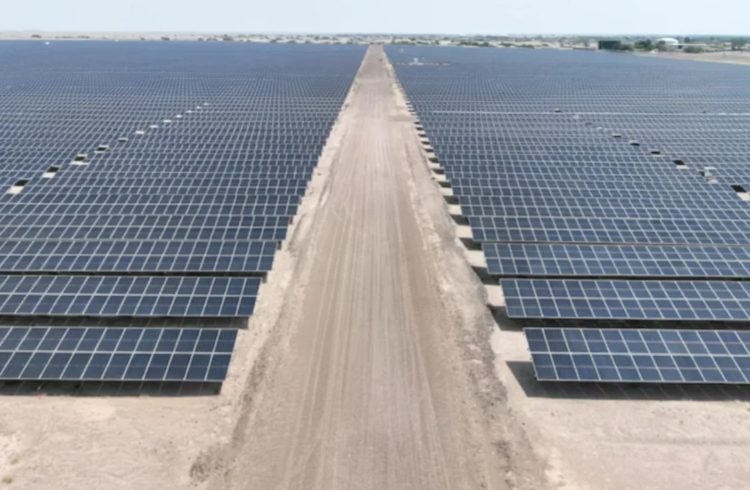 La planta solar de Adén ya suministra energía a miles de casas en Yemen – 

 – Tinta clara