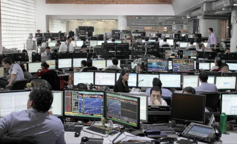 La bolsa colombiana roza los 2.000 puntos, pero el avance apenas es un 1,8% más que hace 15 años

 – Tinta clara