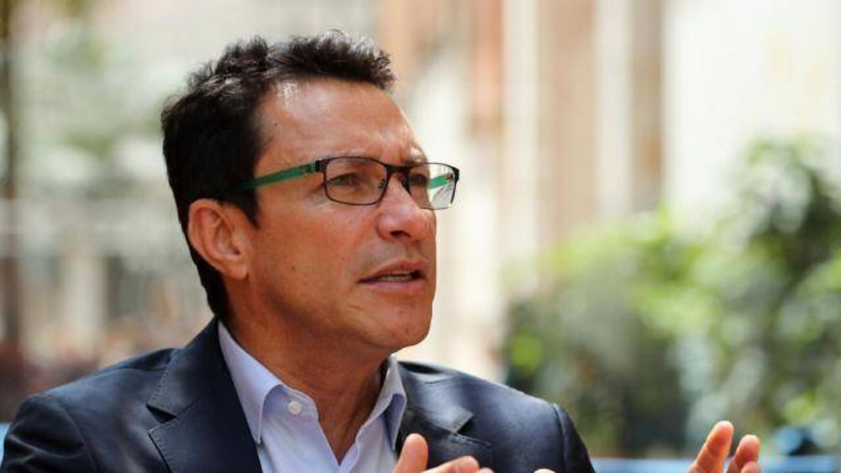 La oficina del fiscal acusa al ex alcalde de Santa Marta, Carlos Caicedo, por presuntas irregularidades bajo el contrato del Gaira Coliseum

 – Tinta clara