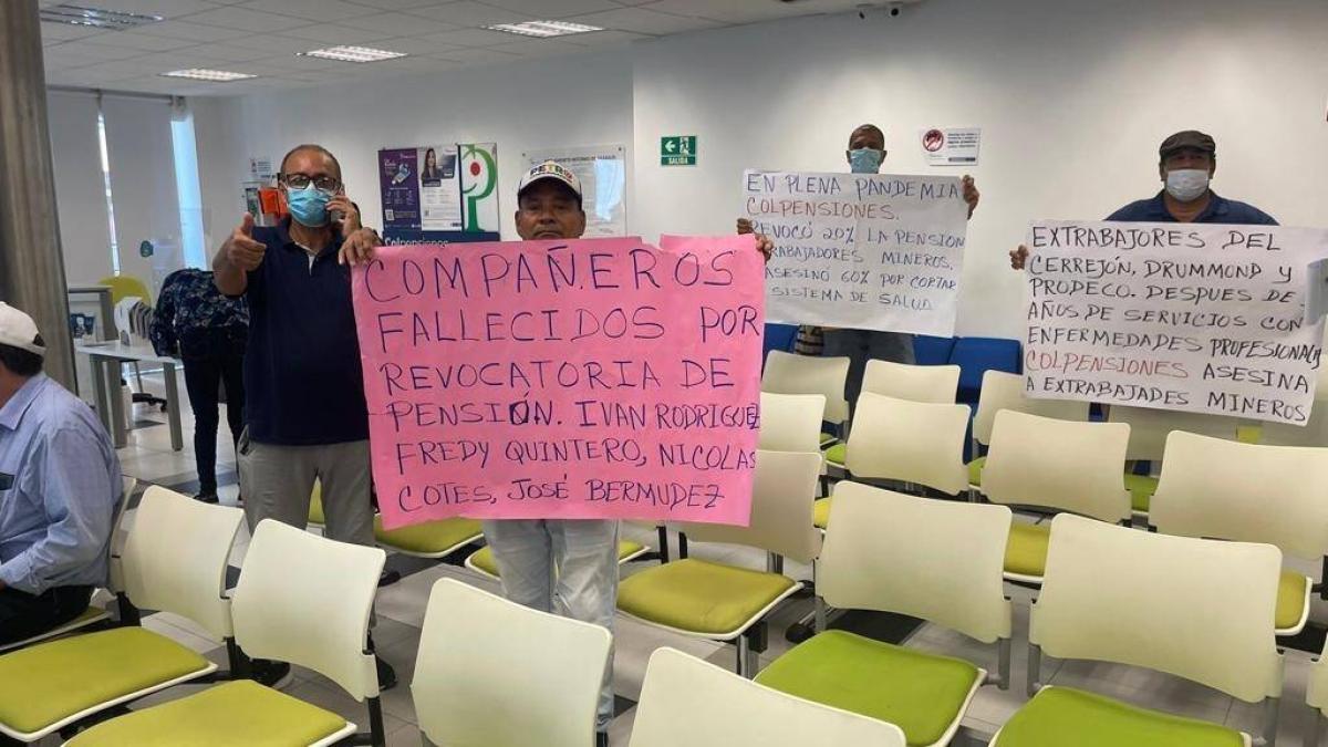 25 años de prisión para el abogado que defraudó por alrededor de $ 25,000 millones para el sistema de pensiones colombianas

 – Tinta clara