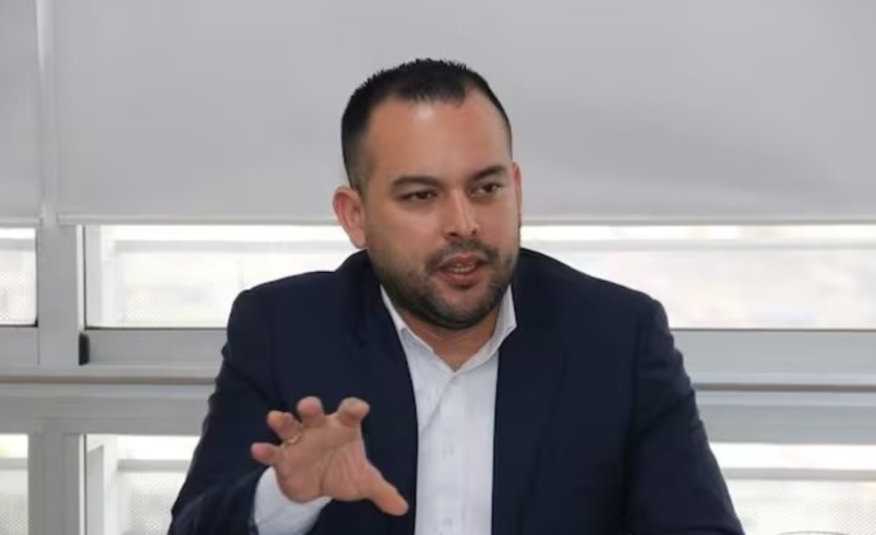 Ministro Edwin Palma, bajo fiscalía y fiscal por presuntas irregularidades durante la intervención de Air-E

 – Tinta clara