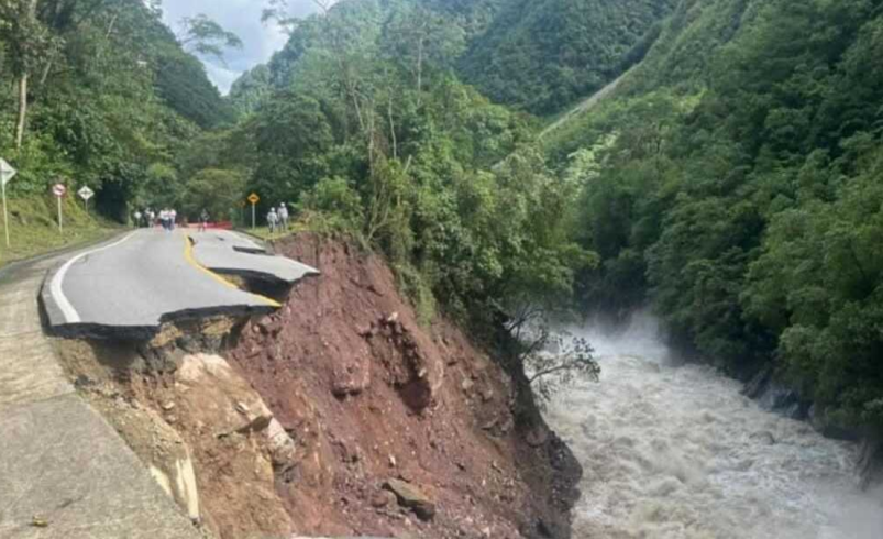 Emergencia por lluvias en Colombia
 – Tinta clara