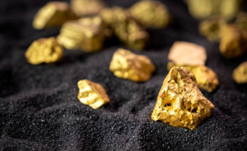 El oro supera los 4.000 dólares, pero la minería ilegal y las decisiones del gobierno de Petro impiden que Colombia se haga cargo

 – Tinta clara
