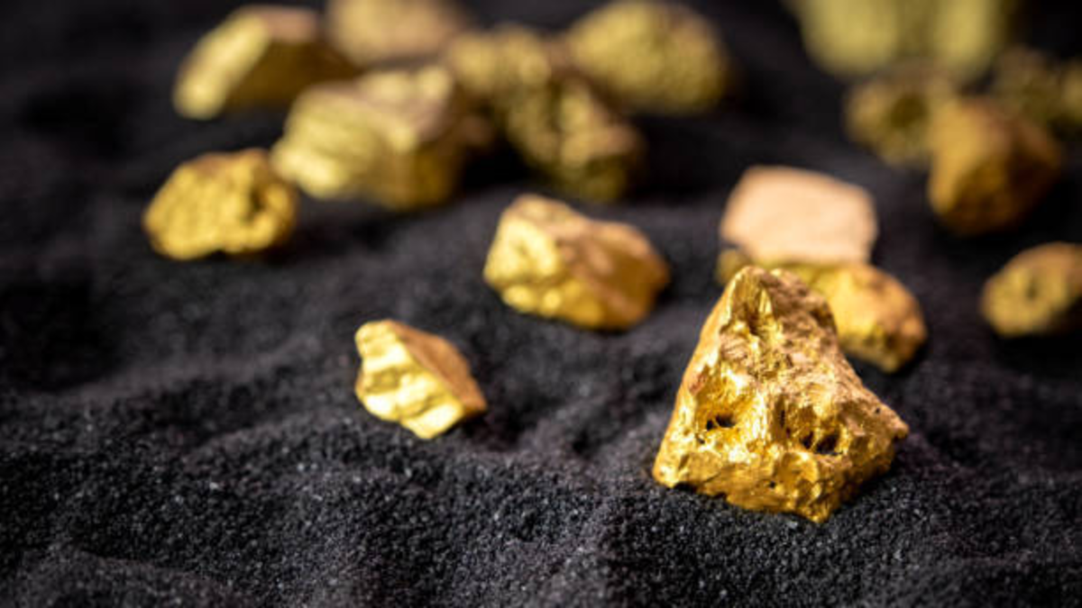 El oro supera los 4.000 dólares, pero la minería ilegal y las decisiones del gobierno de Petro impiden que Colombia se haga cargo

 – Tinta clara